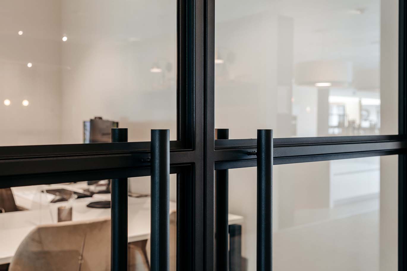 Stalen ronde handgreep met overstek