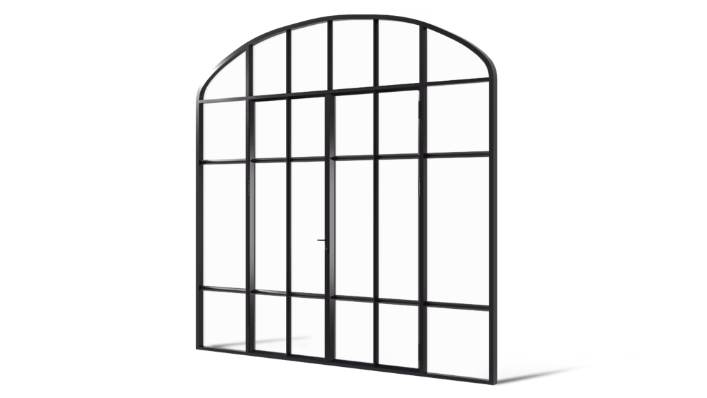 Stalen geïsoleerde korfboogpui met dubbele deuren, zijlichten en bovenlicht, met een fijne vlakverdeling in negen asymmetrische glasvlakken per zijde, horizontaal en verticaal verdeeld.