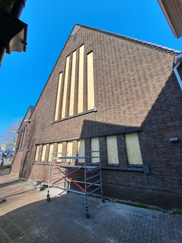 Project Gouda: stalen ramen en historisch glas in lood voor de Oranjekerk 2 Kerkramen vervangen Oranjekerk Gouda 1