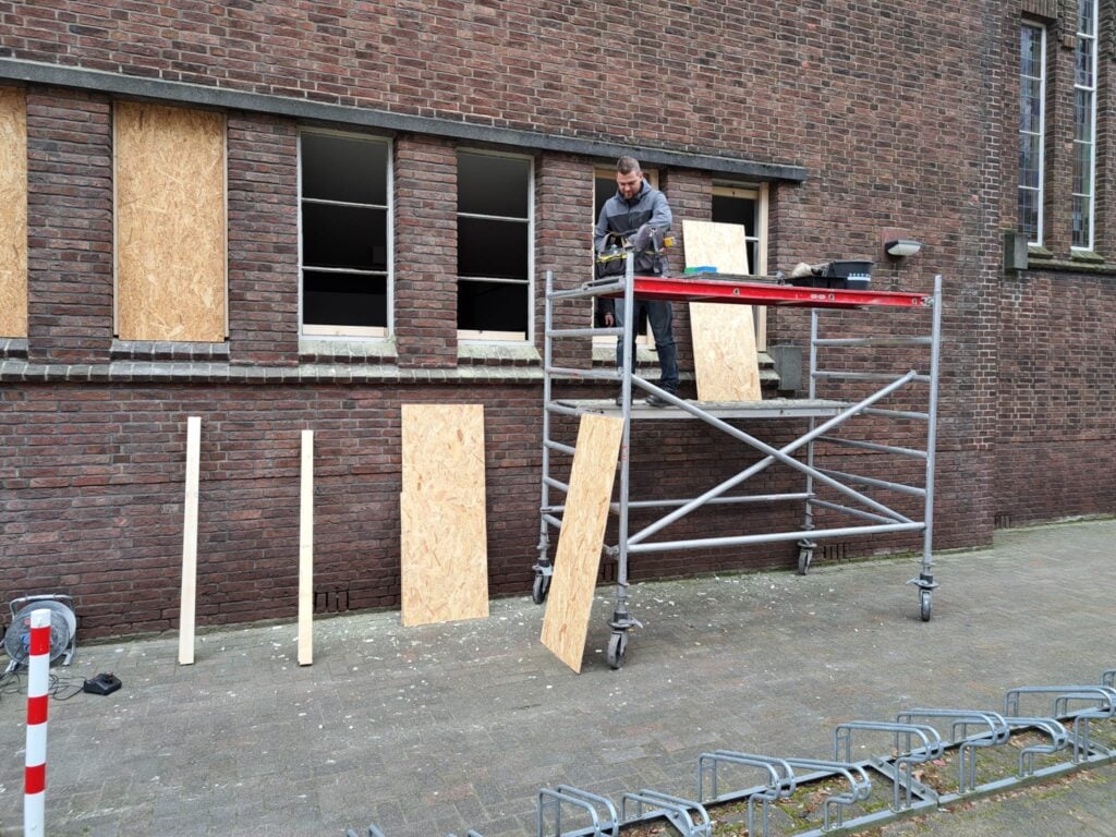 Project Gouda: stalen ramen en historisch glas in lood voor de Oranjekerk 4 Kerkramen vervangen Oranjekerk Gouda 3